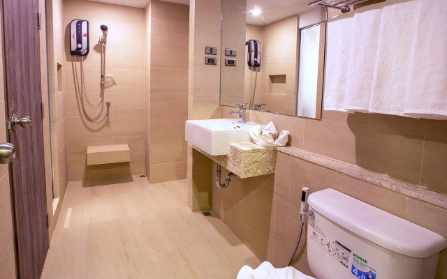 B2 Bangna Premier Hotel