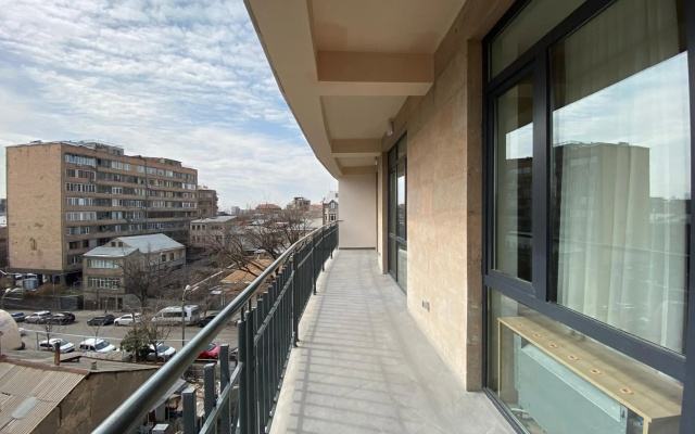 Derenik Demirtchyan street 1 bedroom Modern & Stylish apartment DE114