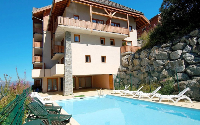 Carefully furnished apartment near the piste and Valmeinier