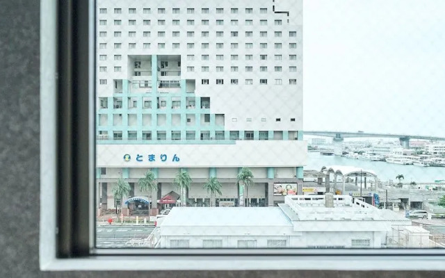 Lacer Okinawa Naha Tomariport