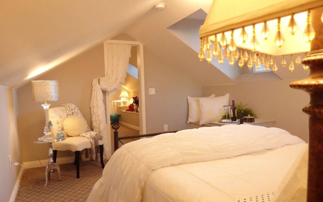 Rhinestone Rose Inn & Wellness Center