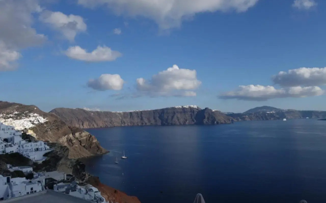Top Oia