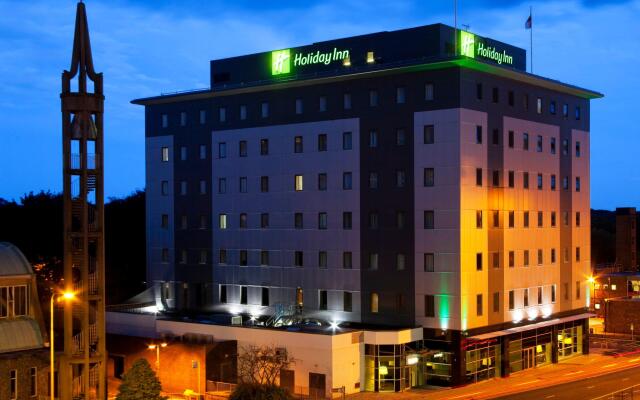 Отель Holiday Inn Stevenage вид на фасад