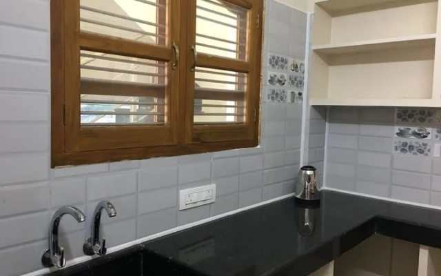 Dea Service Apartment