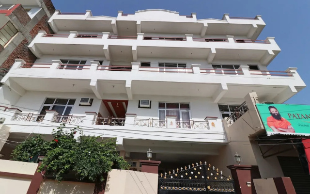 OYO 12842 Hotel Sumit Lodge