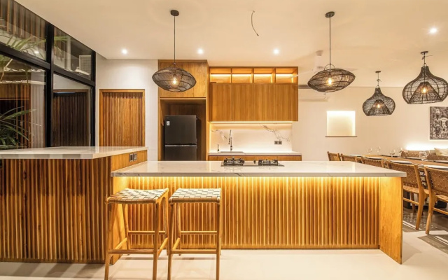 Luxe 6BR Villa, 400m From Canggu Shore