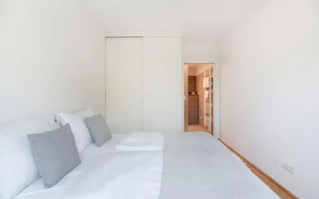 Grüne und zentrale Ruhelage im Neubau mit Balkon