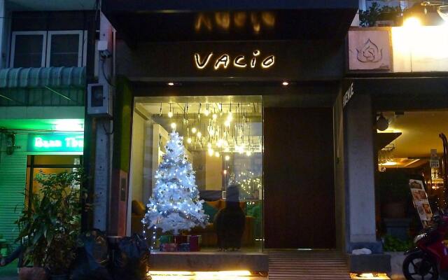 Отель Vacio Suite Бангкок вид на фасад