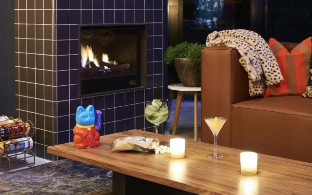 Moxy Amsterdam Schiphol Airport