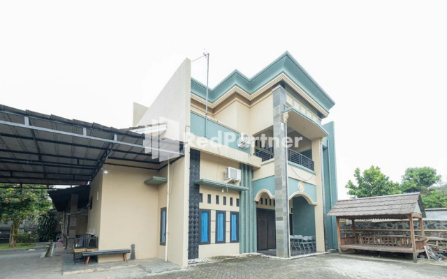 Boss Residence Serang Redpartner