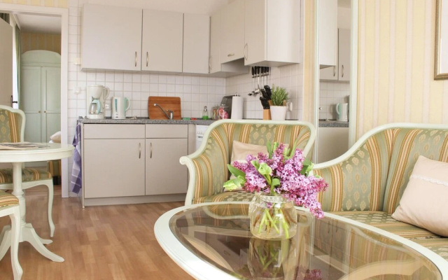 Inviting Apartment in Warnemünde near Golf Course