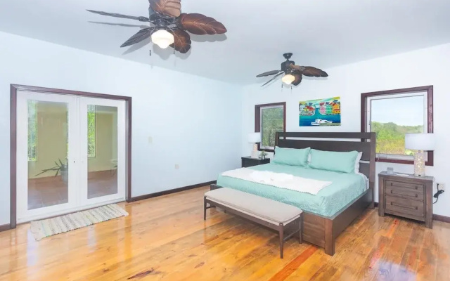 Coco View Canal Lot 18 Private Home 3 Bedroom Home