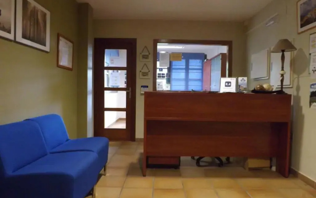 Roca Nevada Suites