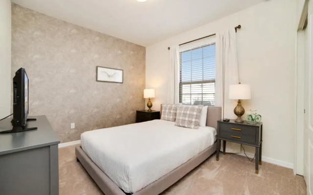 Townhome Splash Pool BBQ Free Water Park!