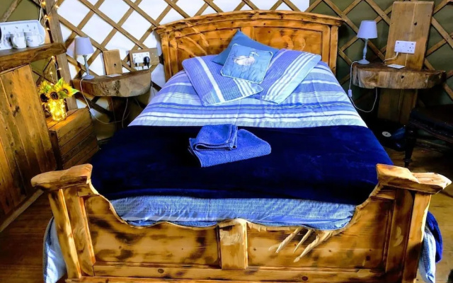 Bembridge Harbour Yurt - Log Burner - Wifi