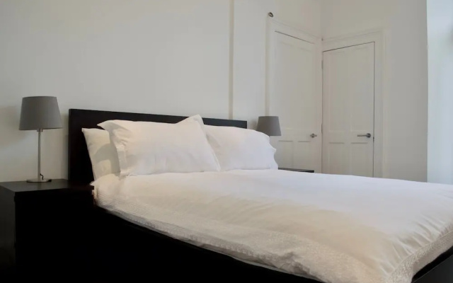 Central Edinburgh 1 Bedroom Apartment