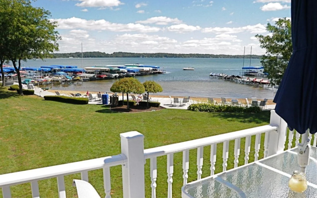 Culver Cove Lakeside Condominiums