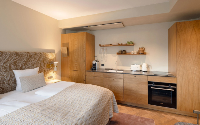 Hypernym Hotel & Suites