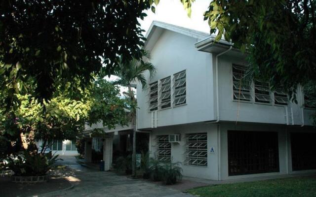 Отель The Manila International Youth Hostel Филиппины, Манила - отзывы, цены и фото номеров - забронировать отель The Manila International Youth Hostel онлайн вид на фасад