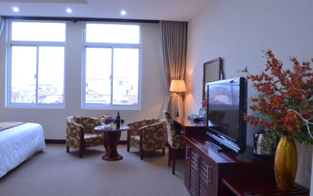 A25 Premium Hotel - 705 Lac Long Quan