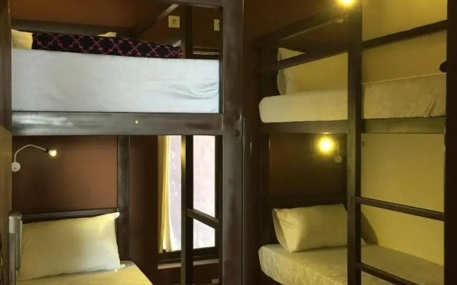 Gelatik B&B - Hostel