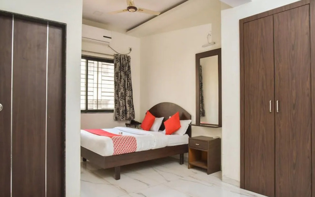 OYO 12854 Hotel Sahara Inn