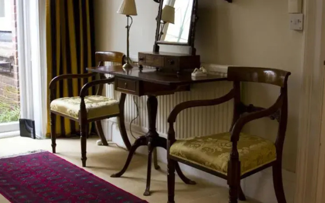 Avenue House Apartments
