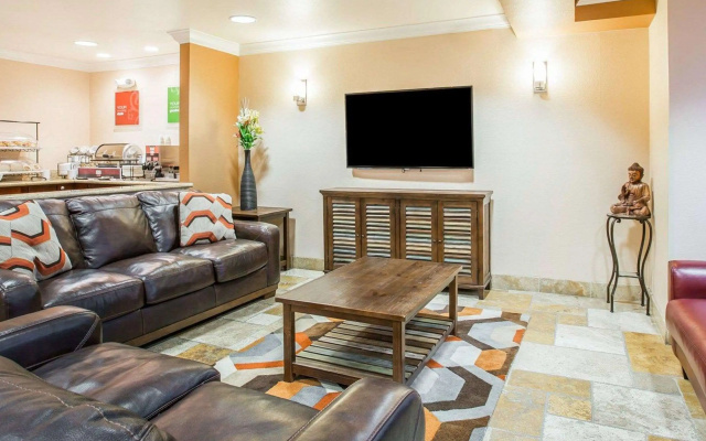 Comfort Inn & Suites Salinas City Center Area
