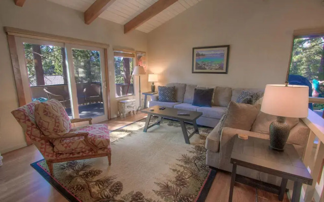 Cozy Bear Lodge