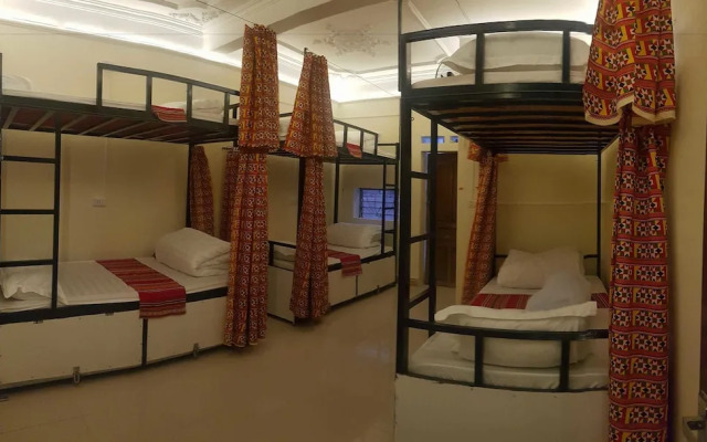 Tada Tours and Hostel
