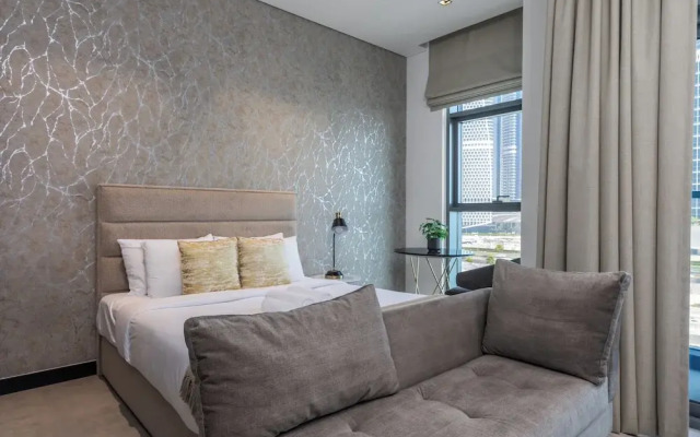 Waves - Elegant Studio Retreat in Dubai’s Business Bay