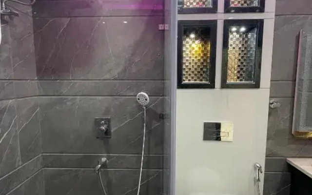 OYO 80695C Hotel Sangam