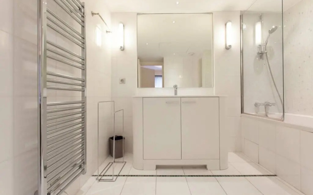 Carlton Riviera Apartment
