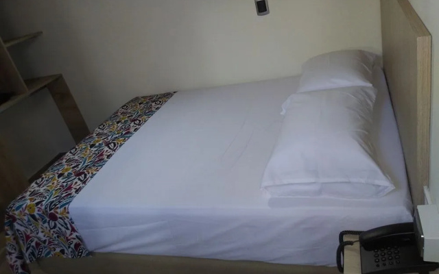 Hotel Street 50 Estadio