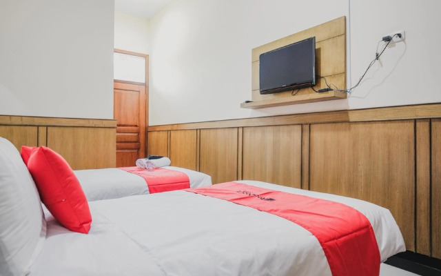 RedDoorz Plus @ Jalan Dr. Cipto Mangunkusumo Lampung