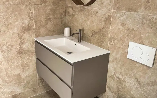 Garden Residence - Premium Downtown Apartment