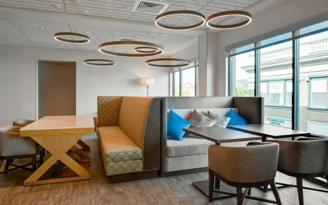 Hampton Inn Salem Boston