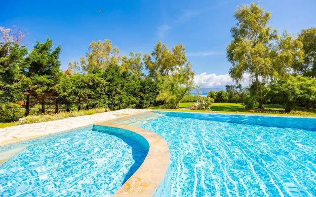 Ormos Beach House in Apraos