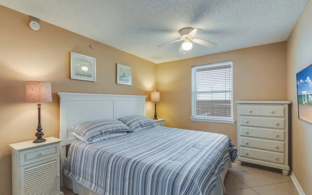 Royal Palms 1203