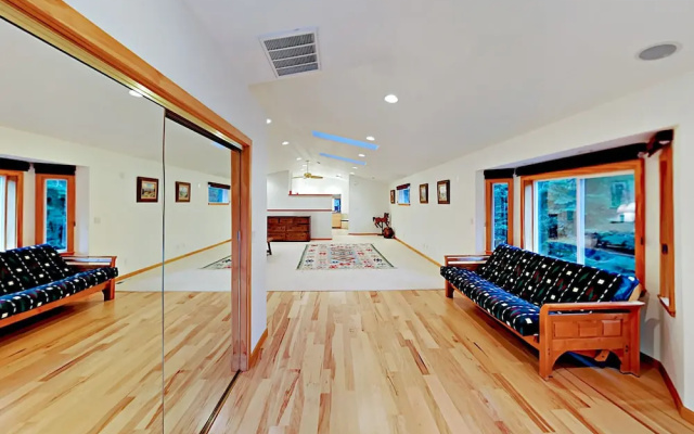 Westlake Village - 3 Br Home