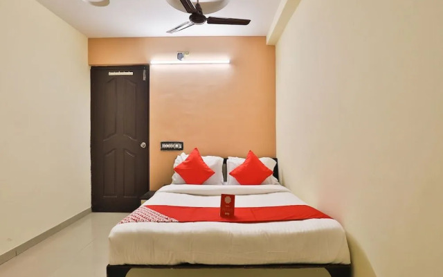 Collection O 8376 Hotel Angel Plaza