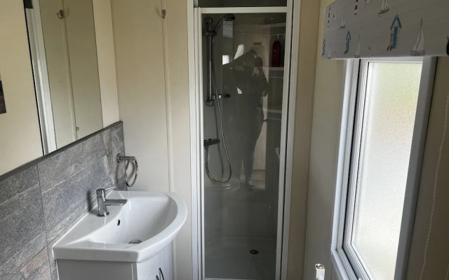 Relaxing and Quiet Holiday Cabin, Sleeps 4