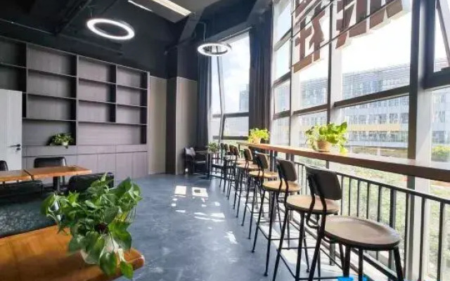 Jianshan Youth Hostel (West Square, Chengdu East Railway Station)