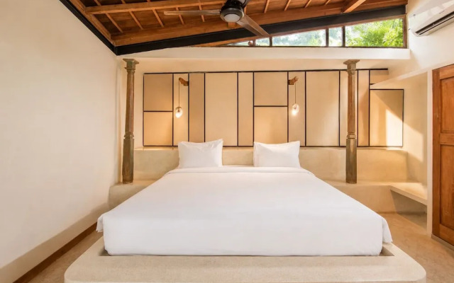 Contemporary 2BR Art Deco Villa, 800m to the Beach