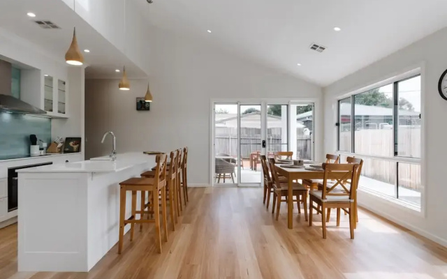 Exquisitely Spacious 3-bed Home