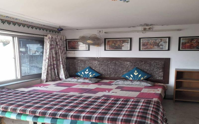 Nukkad Guest House Near Lake Pichola