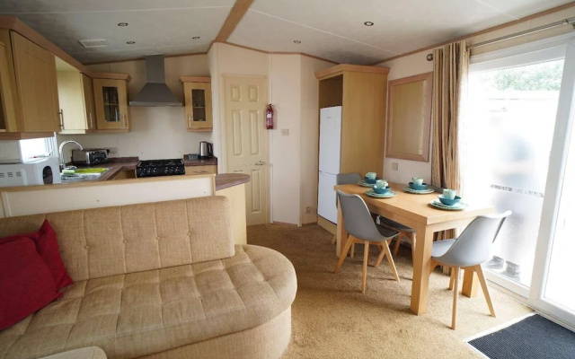 3 Bedroom Caravan Pets Free Linen Included