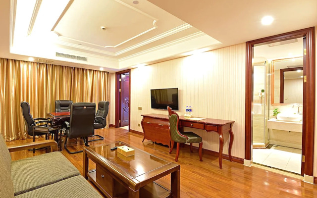 Vienna Hotel Shanghai PVG Heqing