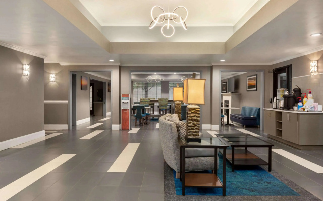 La Quinta Inn & Suites by Wyndham Dublin