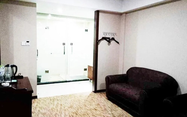 Fuyang Yazun Jindu Hotel